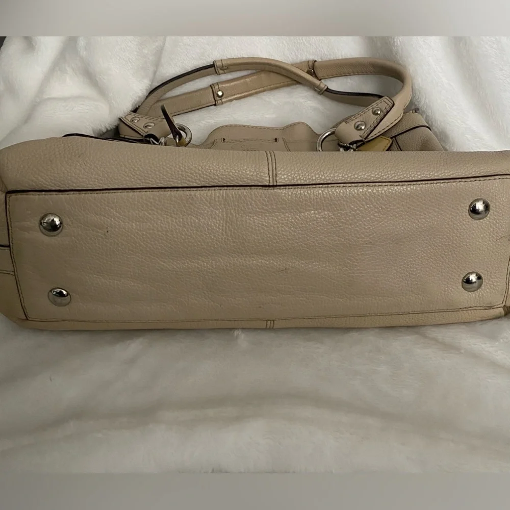 Coach Pebble Stone Leather Purse Medium bag. - Picture 7 of 9